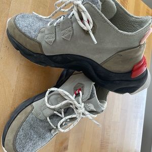 Women’s Sorel Kinetic RNEGD Caribou Boots Size 8.5